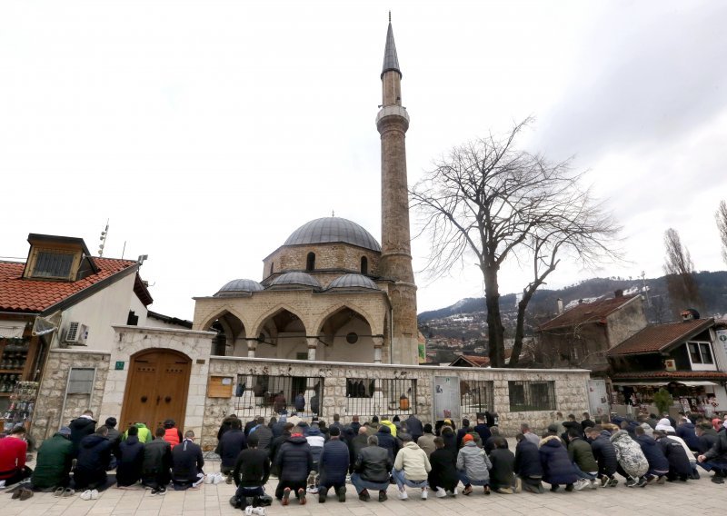 U BiH više od 1400 novozaraženih, stupaju na snagu nova ograničenja