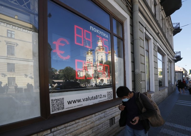 Ruska središnja banka neočekivano podigla kamatne stope zbog inflacije