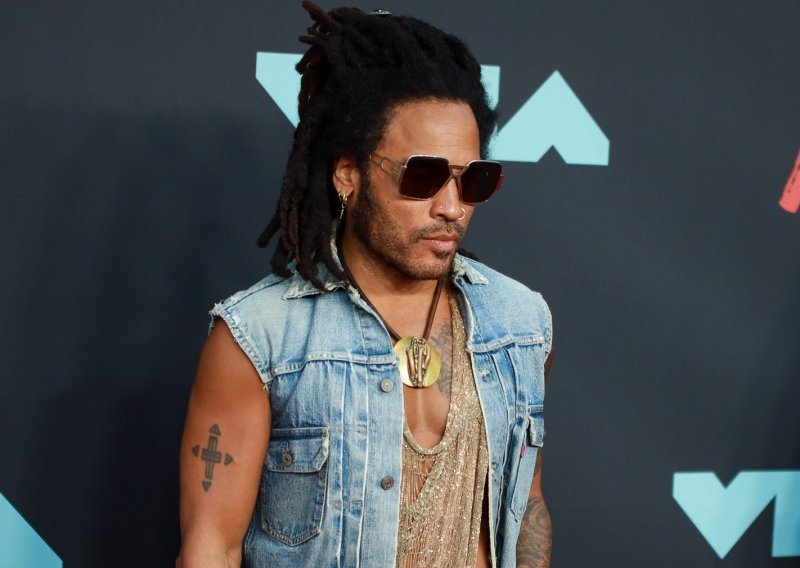 Lenny Kravitz pokazao goli torzo, a obožavatelji ne mogu vjerovati kako dobro izgleda u 57. godini