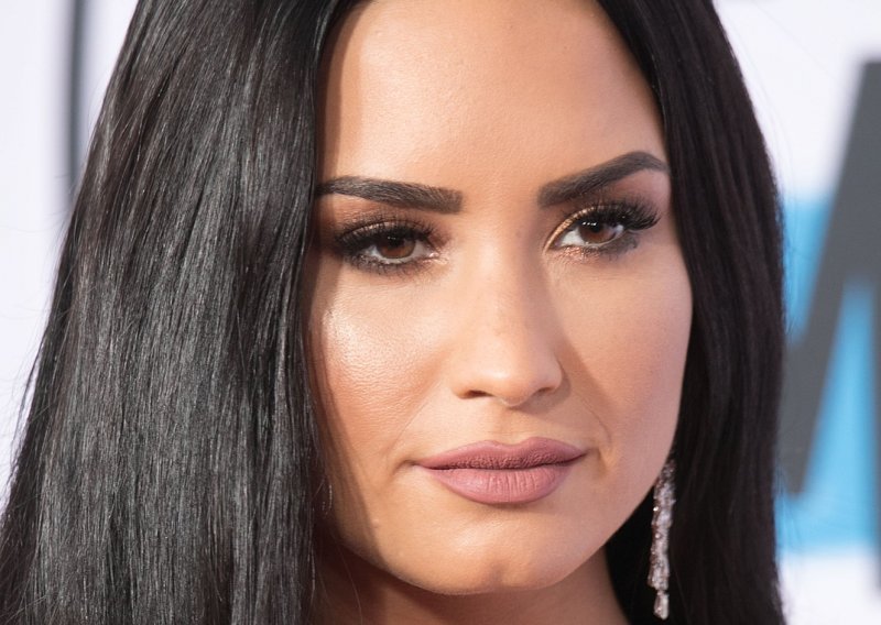 Demi Lovato o predoziranju: 'Minute su me dijelile od smrti, preživjela sam pukim slučajem'