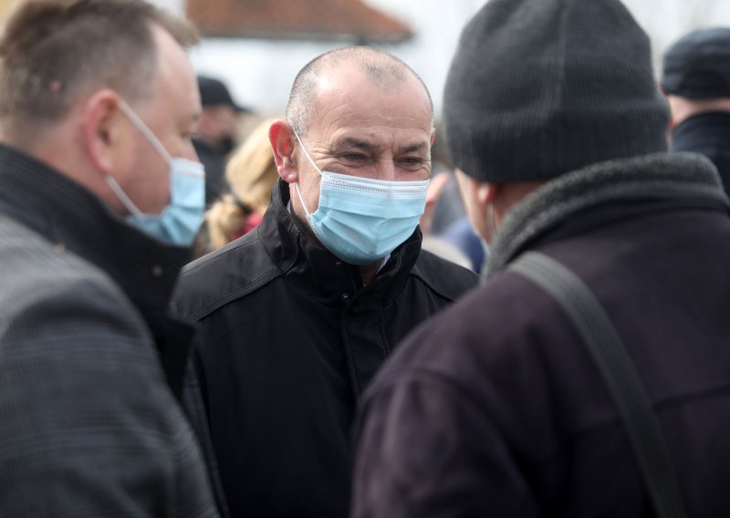 [FOTO/VIDEO] Medved podržao Filipovića i poručio: Vjerujem da će Tomašević biti dobar član oporbe u povjerenstvima