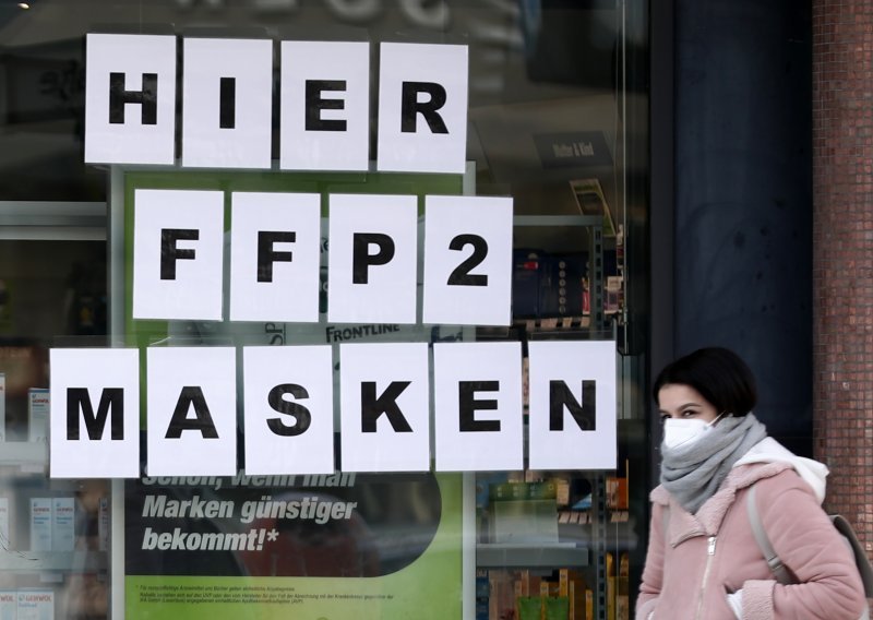 Otpušteno troje austrijskih učitelja jer su odbijali nositi maske