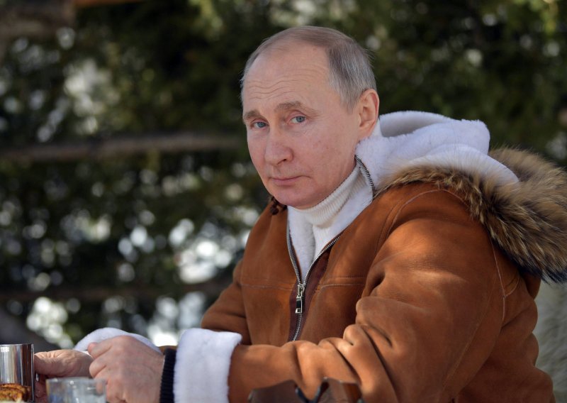 Putin se danas cijepi, ali ime cjepiva je tajna