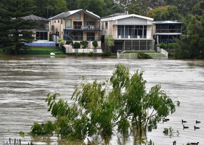 [FOTO] Potopljene ceste, mostovi, kuće... Tisuće ljudi u Australiji evakuirane zbog velikih poplava