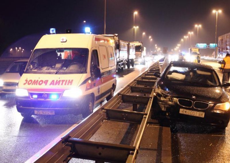 U nesreći u Dubravi ozlijeđene četiri osobe