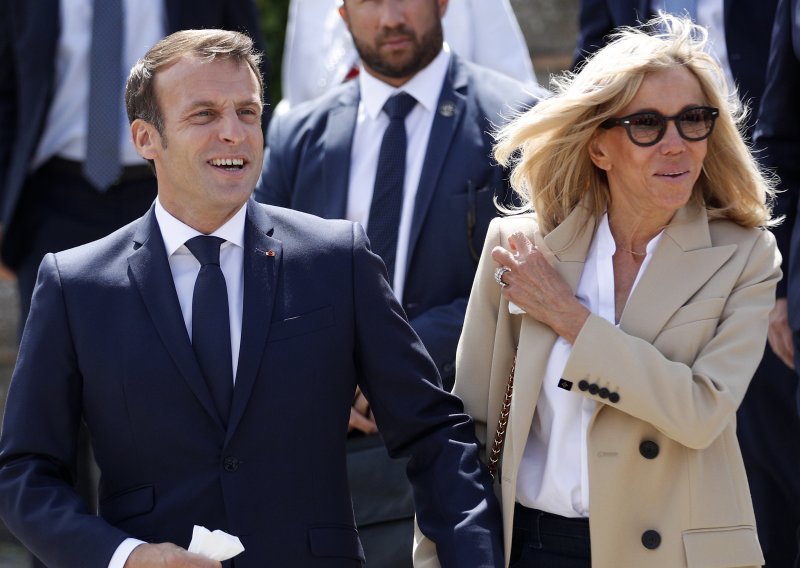 Brigitte Macron vodi glavnu riječ: Nova biografija francuskog predsjednika potvrdila ono o čemu se već duže vremena šuška