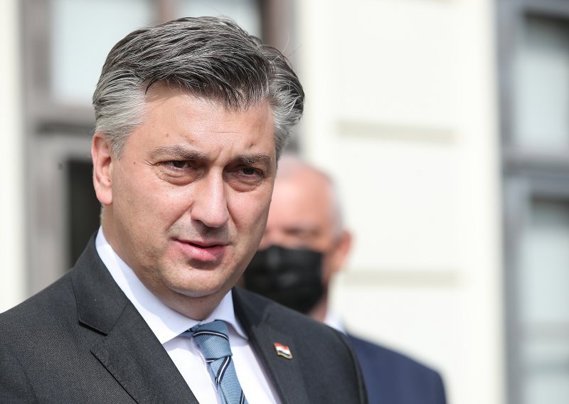 Plenković se oglasio o Mamiću i kampanji Kolinde Grabar Kitarović: Financije HDZ-a su transparentne i uredno vođene