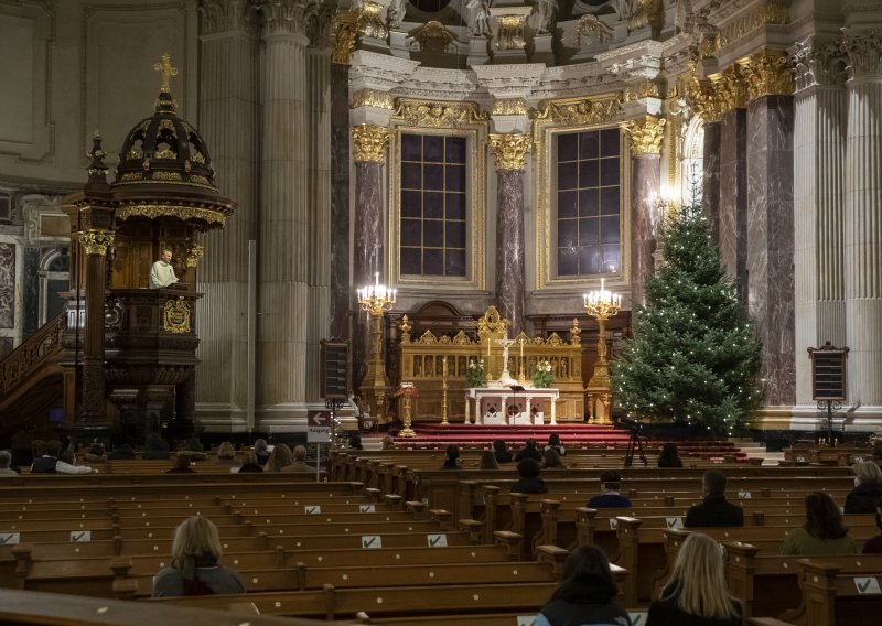 Katolička i protestantska crkva u Njemačkoj odbile poštovati epidemiološke mjere: Za Uskrs se nećemo odreći mise s vjernicima