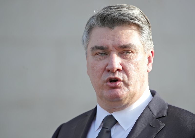 Predsjednik Milanović uputio čestitku: Uskršnji su blagdani vjernicima oduvijek i vrijeme suočavanja s vlastitim odlukama, vrijeme propitkivanja svojih djela i postupaka