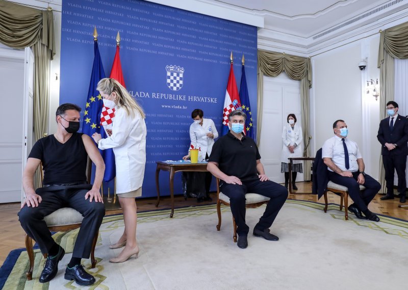 [VIDEO/FOTO] Plenković, Jandroković i Beroš primili cjepivo AstraZeneca: 'Nadam se da smo ovim činom ponukali i druge da se cijepe'