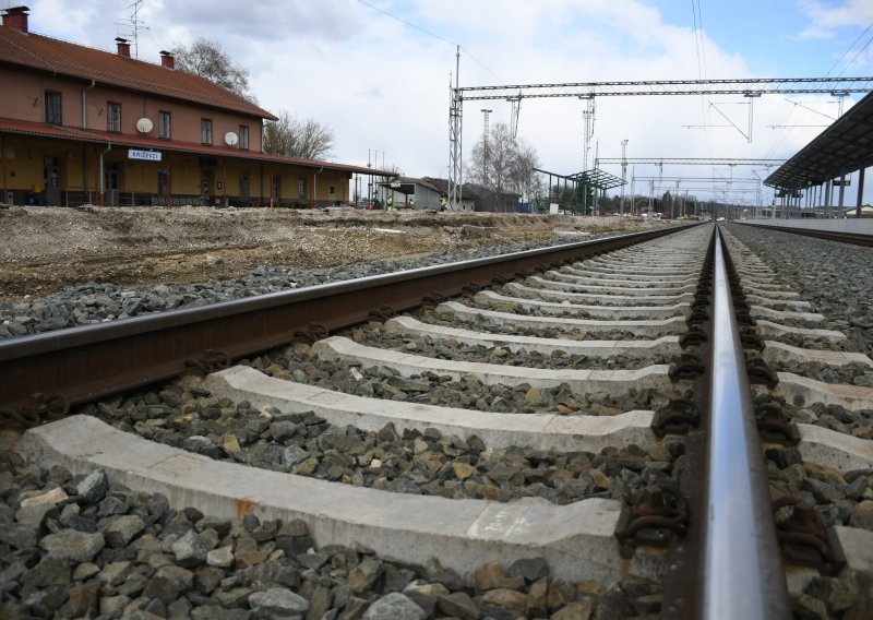 Muškarac ozlijeđen u naletu vlaka nedaleko od Unešića