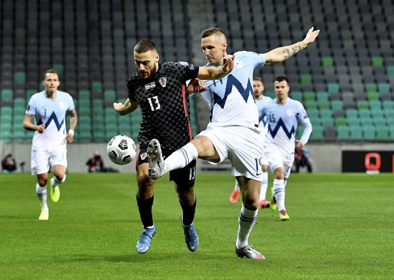 [FOTO] Hrvatska u kvalifikacije za SP u Kataru krenula šokantnim porazom; Slovenija nas pobijedila po prvi puta u povijesti!