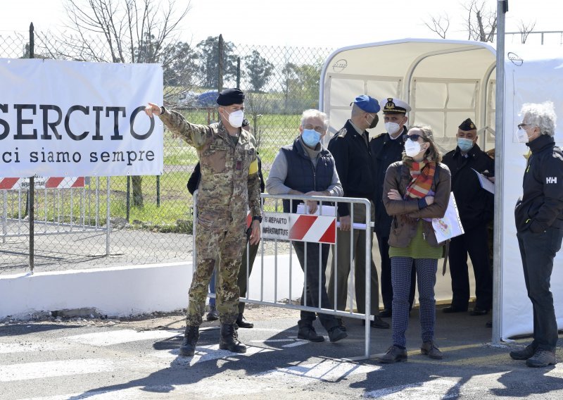 U Italiji kontinuirani porast broja oboljelih, uvode se sve strože mjere. S dvije doze cijepljeno tek četiri posto stanovništva