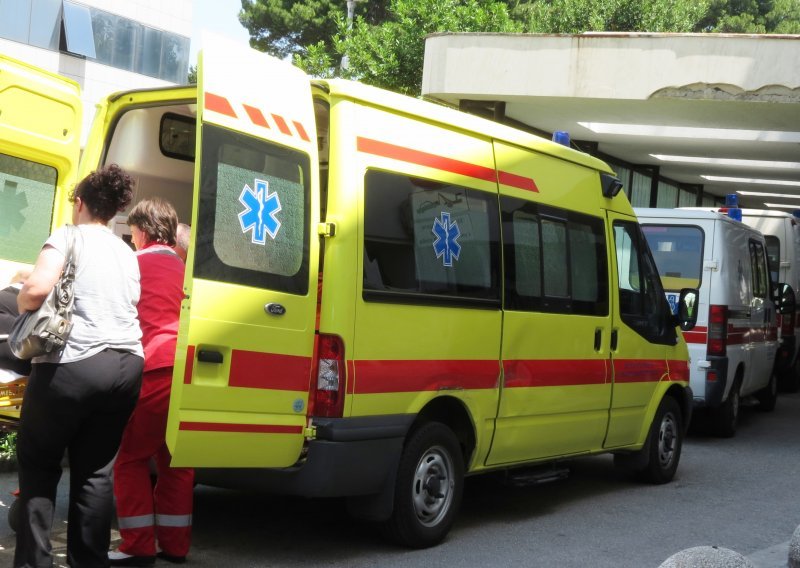 Teška situacija u Splitu, zbog mnogo oboljelih u KBC-u samo hitne operacije