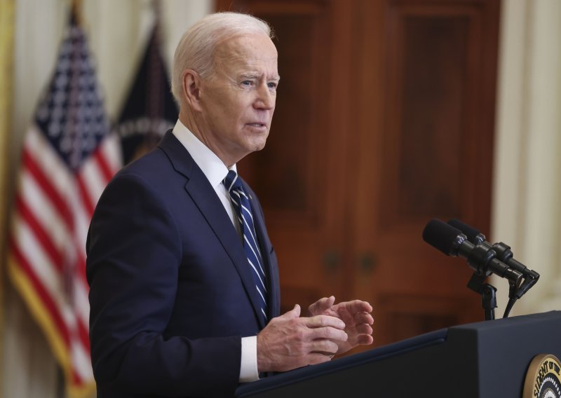 Biden pripremio plan za suzbijanje oružanog nasilja