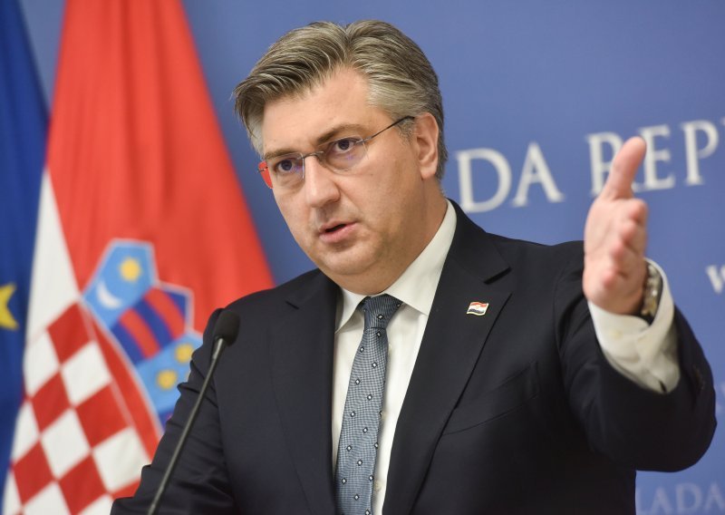 Plenković otkrio da je Hrvatska dobila tek 17 posto doza AstraZenece, pa progovorio o pravosuđu i Zlati Đurđević: Nije to krivo parkiranje... Što se nas tiče, ta priča je završena