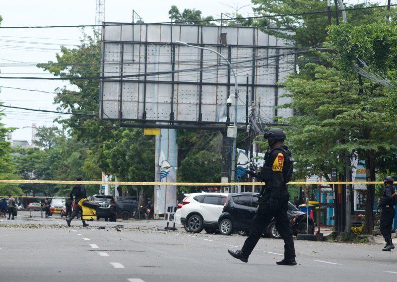 Indonezijska policija: Bombaši samoubojice bili su vjenčani par