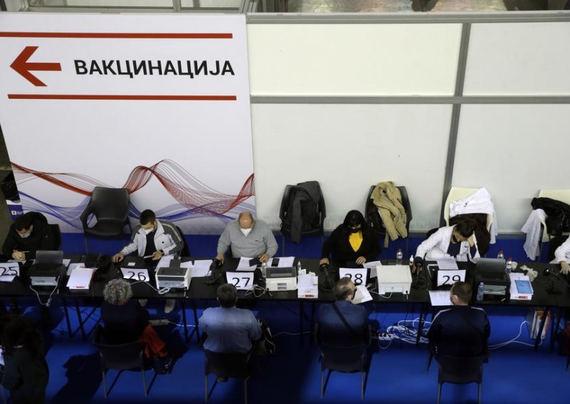 U Srbiji počelo cijepljenje bez poziva, u posljednja 24 sata 42 preminulih