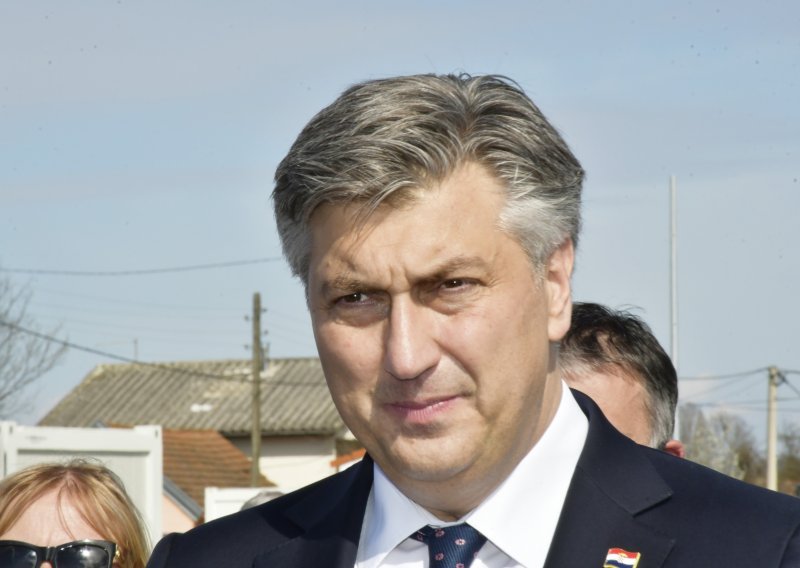 Plenković u Glini: Sve službe su agilne, pripreme za obnovu u tijeku