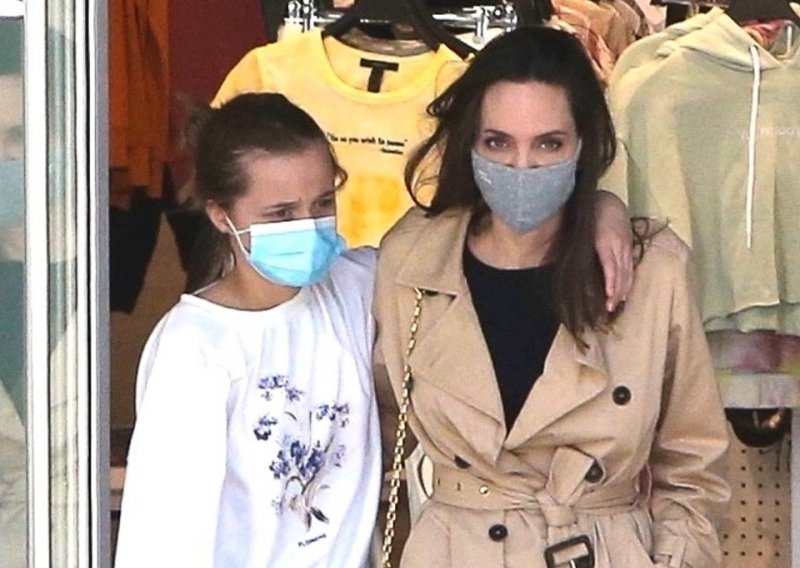 Angelina Jolie priznala zašto je odustala od režiranja filmova i vratila se glumi: 'Morala sam sve ostaviti zbog obiteljske situacije'