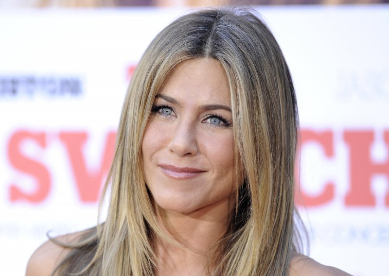 Medijski napisi da će Jennifer Aniston posvojiti dijete demantirani su službenom izjavom