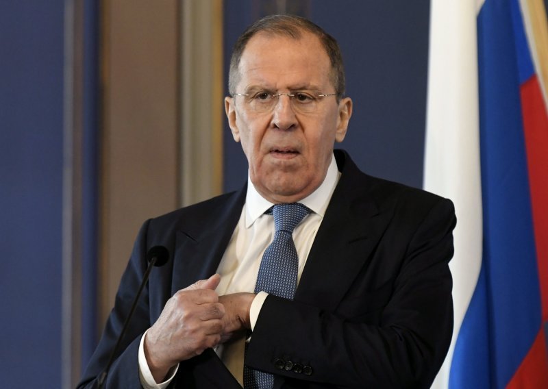 Lavrov: Pokušaji pokretanja novog rata mogli bi uništiti Ukrajinu, ne moraju brinuti oko razmještanja naših snaga