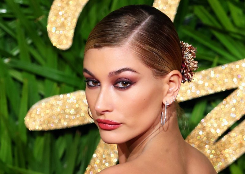 Napokon progovorila o onome o čemu drugi šute: Hailey Baldwin svojom je odlukom rastužila milijune obožavatelja