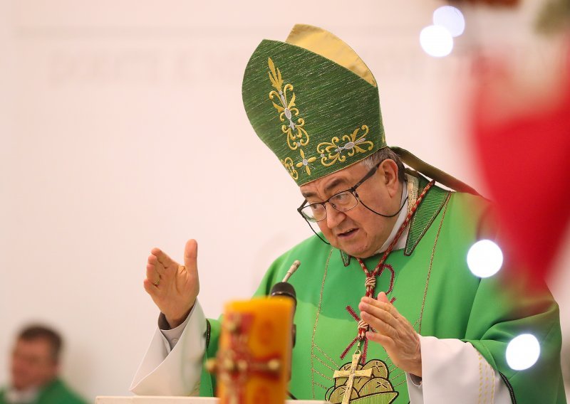 Kardinal Puljić: Strahovi današnjice poticaj su jačanju vjere