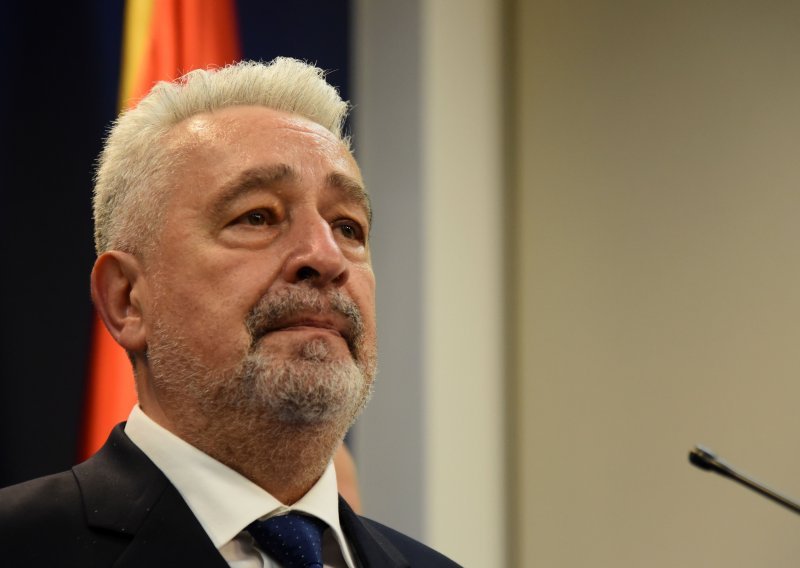 Crnogorski premijer smjenjuje ministra koji je negirao genocid u Srebrenici