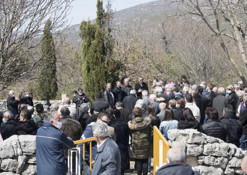 HND osudio prijetnje novinarima Slobodne Dalmacije kod Kevine jame