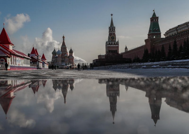 Povijesni toplinski val zahvatio Moskvu, temperature bi mogle premašile 35 stupnjeva Celzijevih