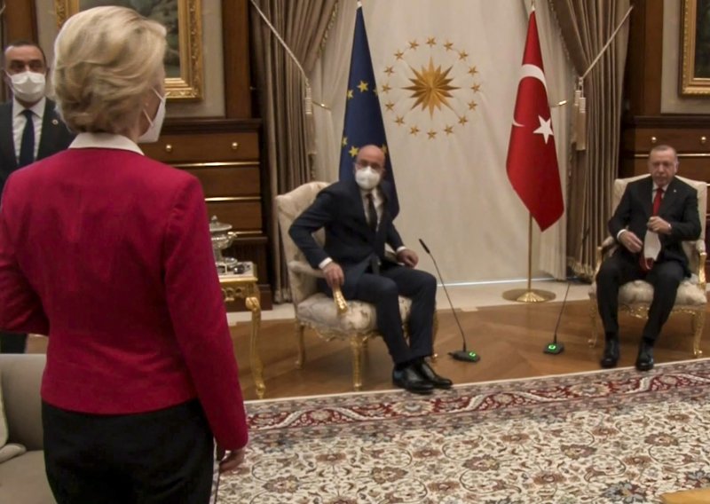 [VIDEO/FOTO] Namjerna provokacija ili nespretnost? Erdogan ostavio predsjednicu Europske komisije bez stolice