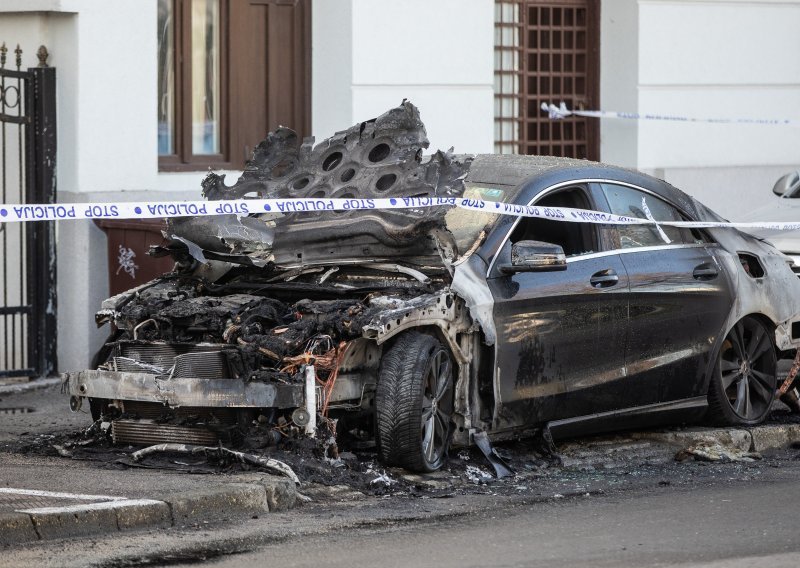 [FOTO/VIDEO] U centru Zagreba izgorio skupocjeni automobil, policija je na terenu