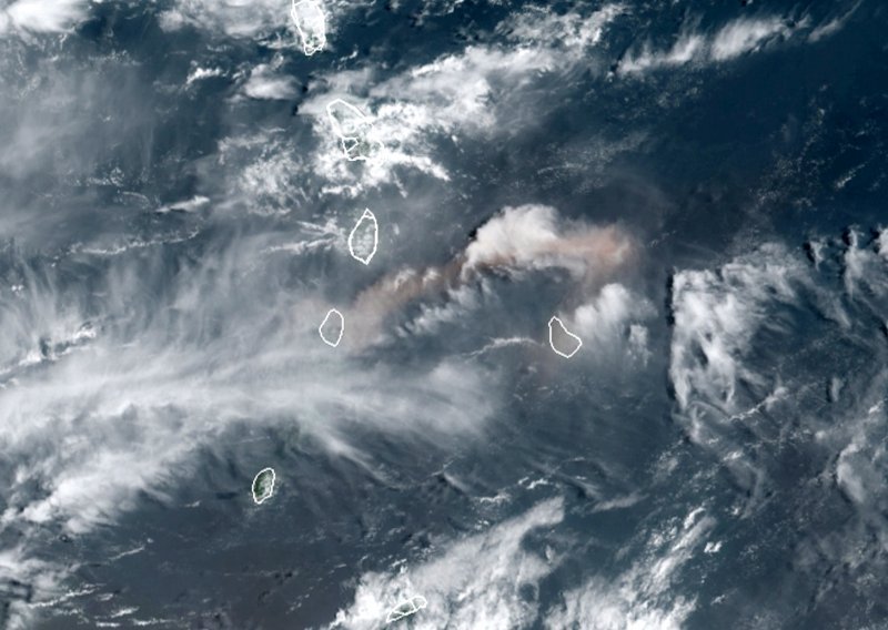 [VIDEO] Vulkan na Sv. Vincentu: Eksplozivna erupcija izazvala masovnu evakuaciju