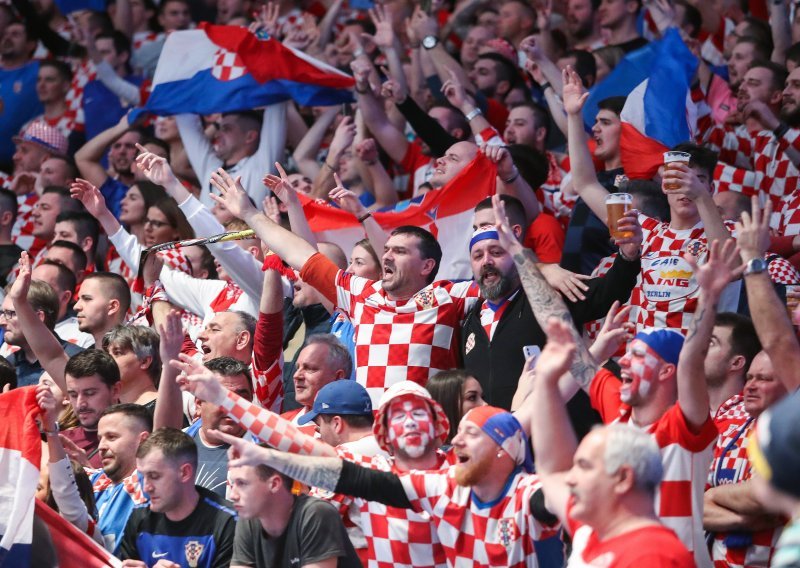 UEFA je upravo objavila važne vijesti za sve hrvatske navijače koji su planirali putovati na utakmice Europskog prvenstva; stadioni se ipak otvaraju, ali tu je i jedan veliki problem...