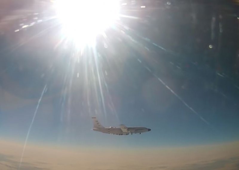 [VIDEO] Bliski susret ruskog MiG-a 31 i američkog izviđačkog zrakoplova