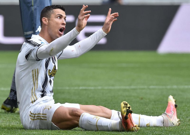 Juventus pobijedio, a Ronaldo potpuno izgubio živce; ljutito je bacio dres na travnjak te odjurio u svlačionicu gdje je urlao i udarao rukama po zidu; je li ovo zaista razlog?