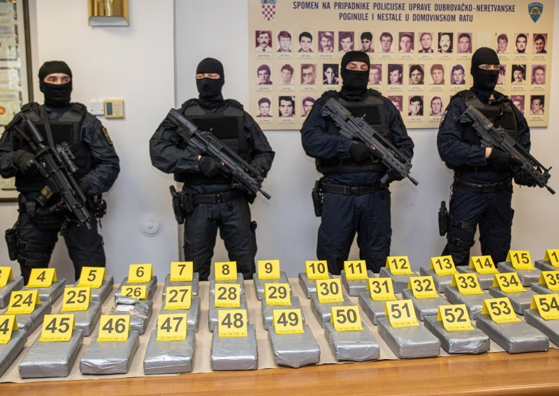 Dubrovačka policija zaplijenila nekoliko stotina kilograma kokaina