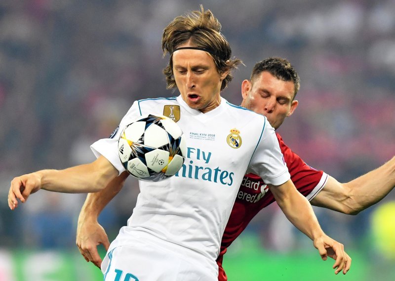 Luka Modrić uoči Liverpoola komentirao pobjedu nad Barcom i svoj novi ugovor, a osvrnuo se i na informaciju o dolasku Kyliana Mbappéa u klub