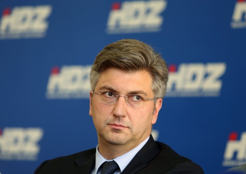 Plenković u 11 sati predaje potpise, hoće li imati protukandidata?