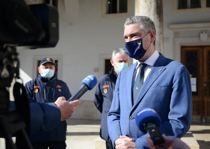 Miletić: Bolnice su prepuštene same sebi, a Ministarstvo zdravstva okreće glavu