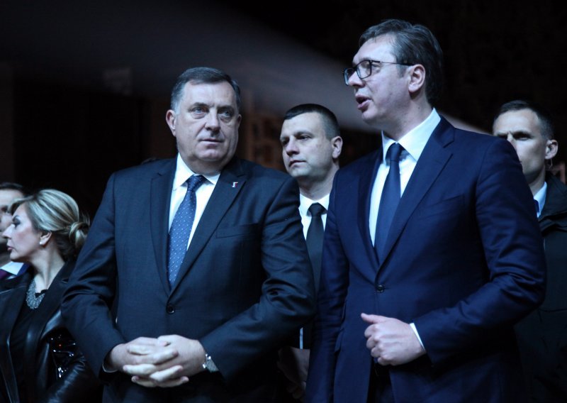 Dodik za 'miran razlaz' u BiH, Vučić ne zna za Janšin non paper