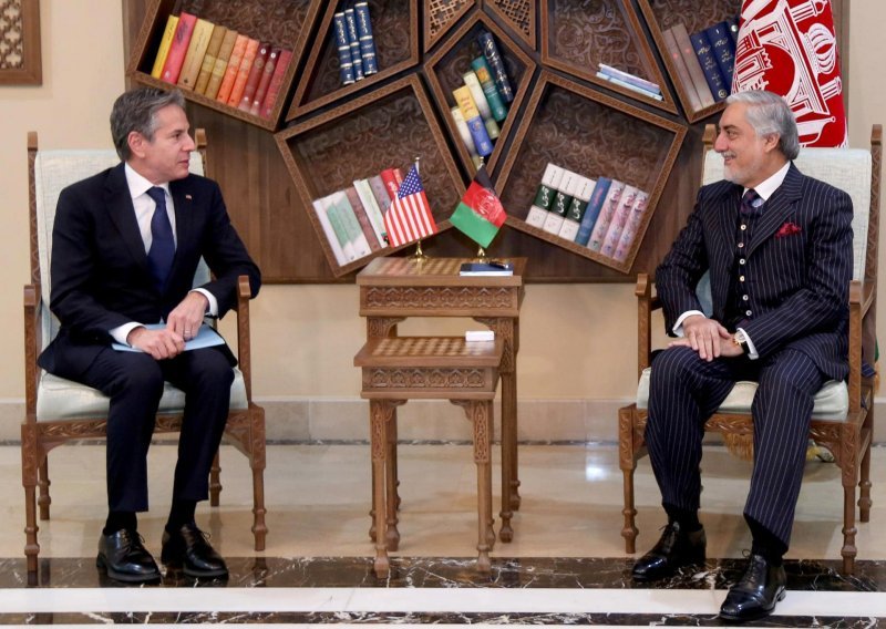 Američki State Department povlači diplomate iz Kabula