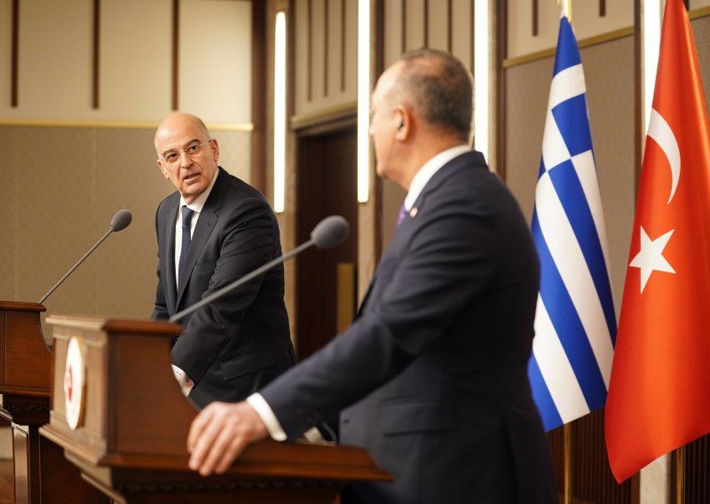 [VIDEO] Turski i grčki ministar žestoko se posvađali na konferenciji za medije nakon sastanka na kojem su željeli popraviti odnose