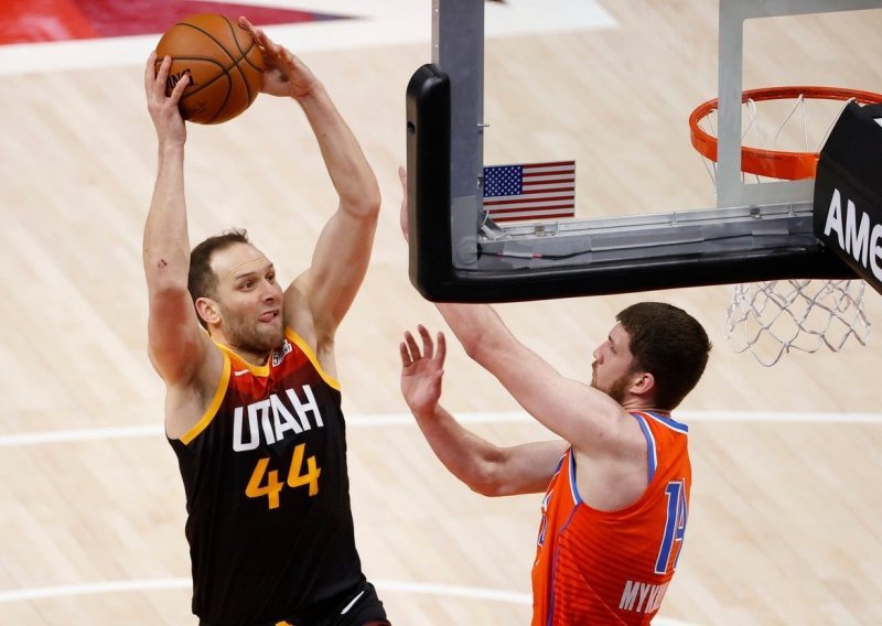 Sunsi i Šarić pregazili Utah Jazz kojem nisu pomogla ni 22 koša Bogdanovića; u fantastičnoj utakmici Celticsa i Spursa briljirao Tatum sa 60 koševa