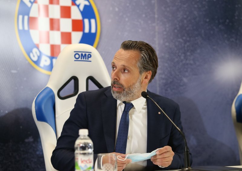 Predsjednik Hajduka Lukša Jakobušić najavio drastična rezanja: čak 19 igrača napušta Poljud, a 17 ih ide na posudbe jer ukida se Hajduk II
