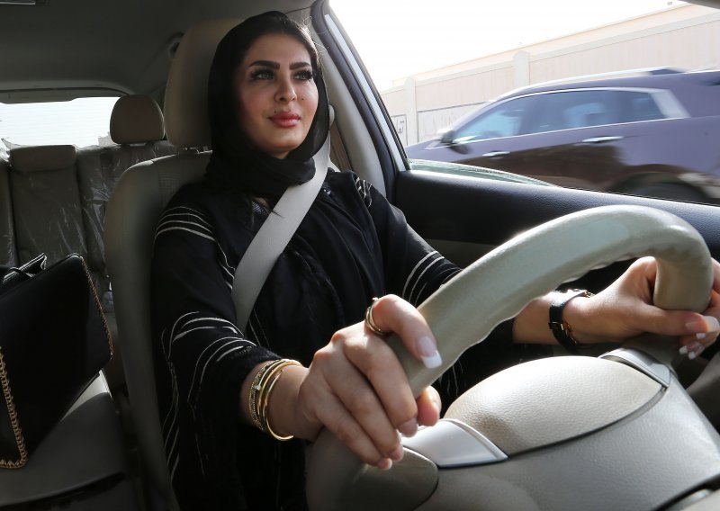 Saudijska feministica dobitnica nagrade za ljudska prava Vaclav Havel; poznata po borbi za ukidanje zabrane ženama da voze automobile