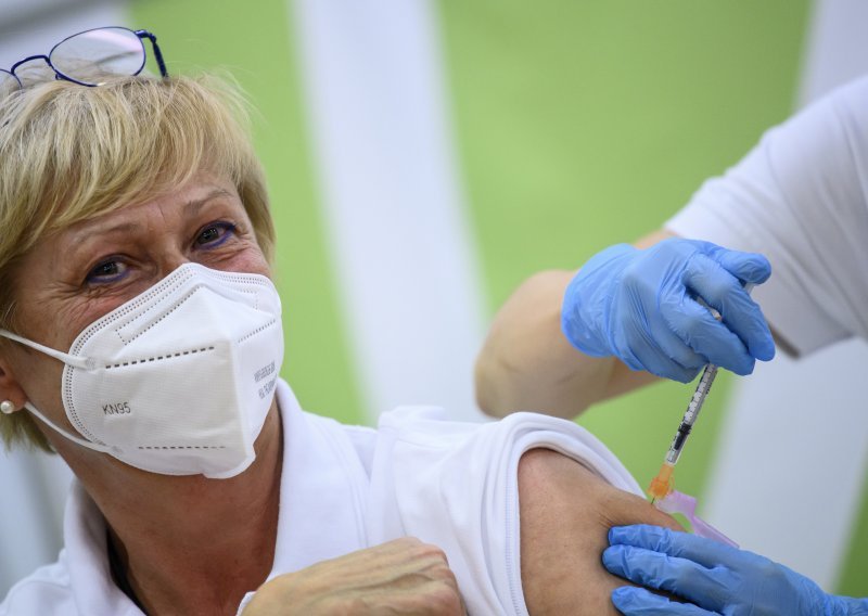Cjepivo djeluje u Austriji, samo 10 posto novozaraženih starije od 65