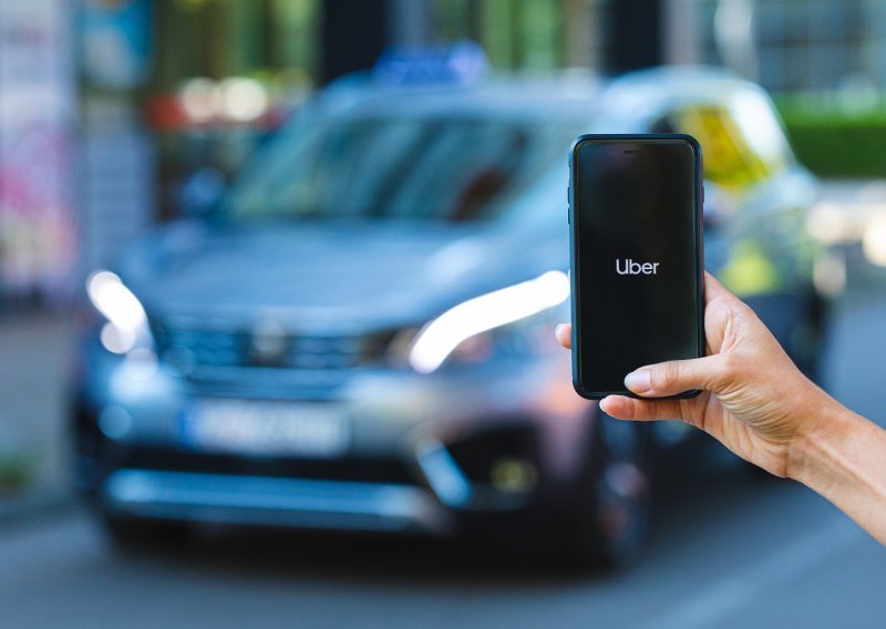 Osam od deset korisnika usluga autotaksi prijevoza u Zagrebu i Splitu smatra kako je Uber sigurna i pouzdana prijevozna opcija