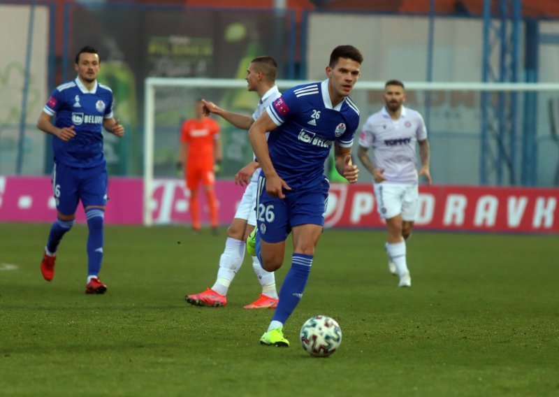 [VIDEO/FOTO] Slaven Belupo znalački iskoristio isključenje Todorovića; Ivan Krstanović po 17. put zabio Hajduku